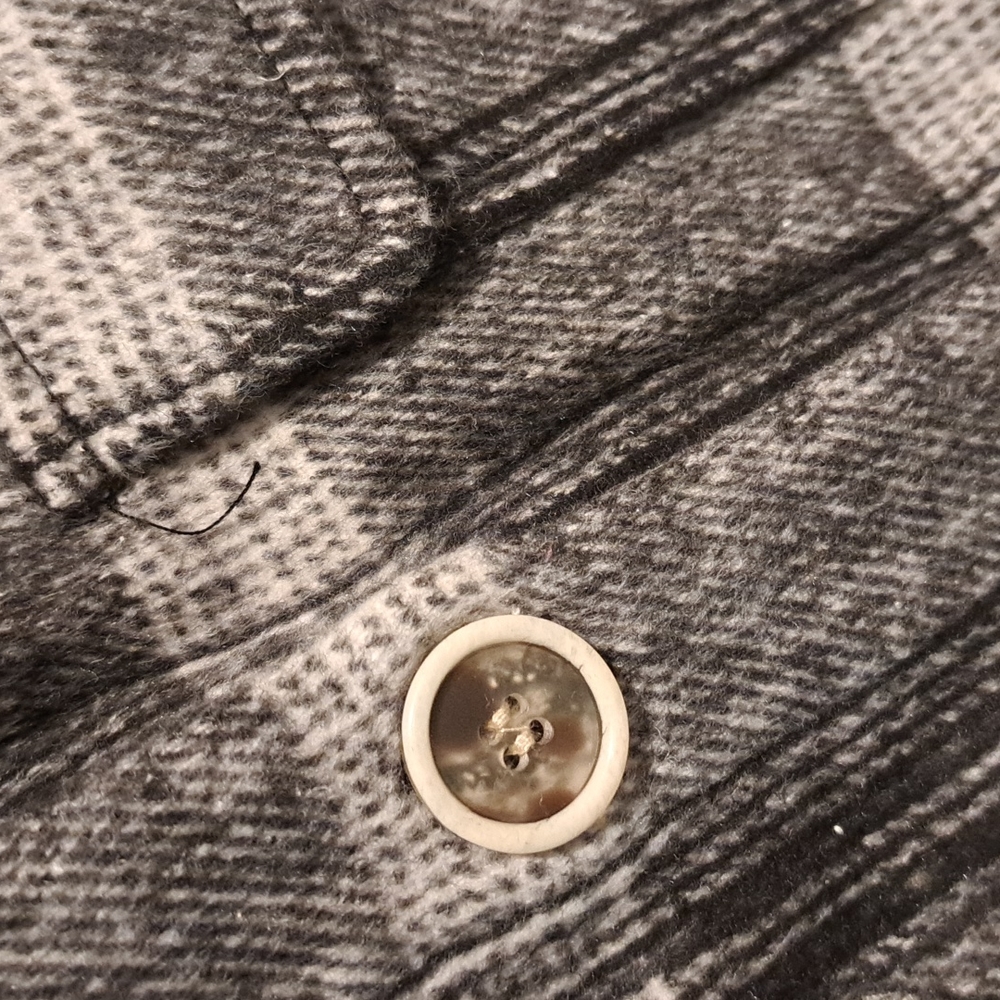New plaid shacket with pockets - Picture 12 of 13